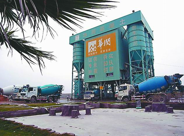 华润水泥生产工区内高约6层楼水泥搅拌楼